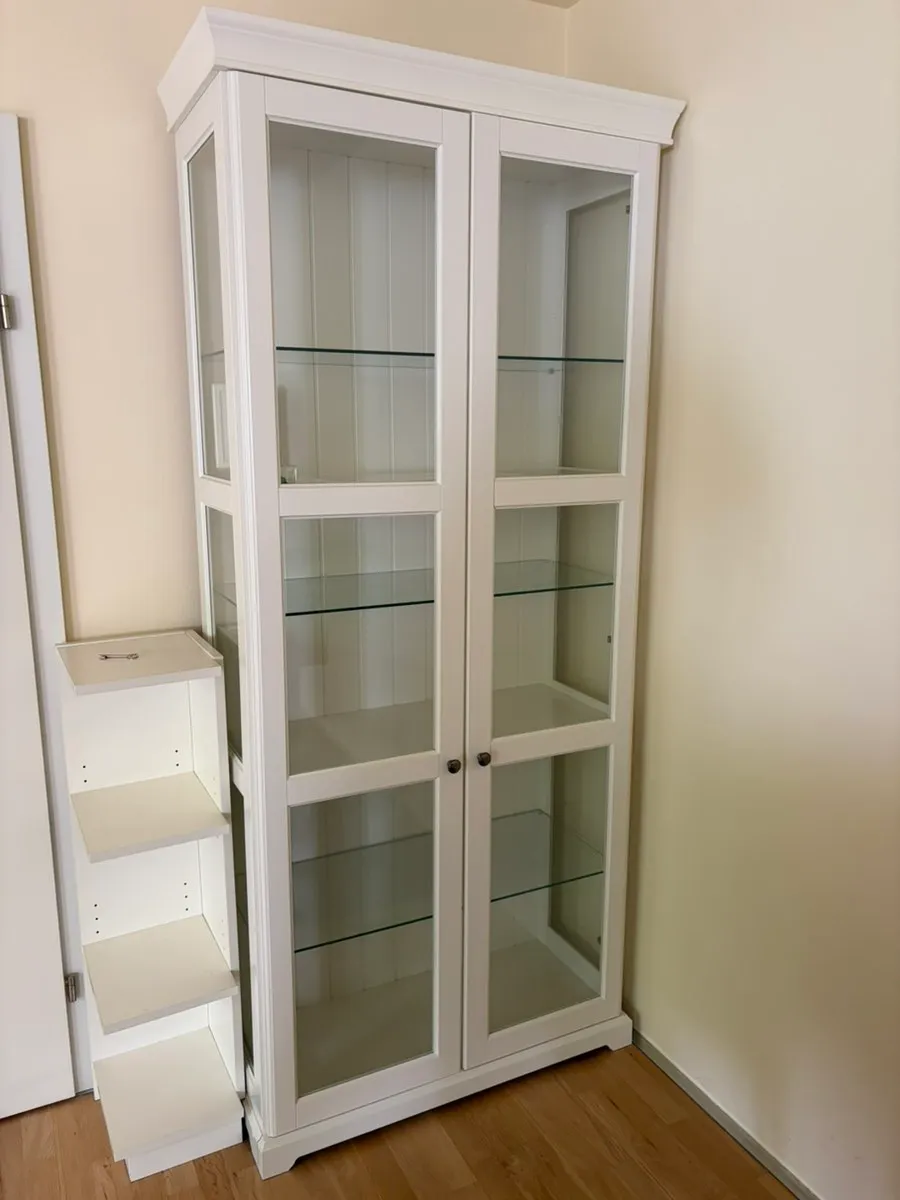 IKEA LIATORP Vitrinenschrank - Weiß Landhausstil (Schnellabholer-Preis), € 70,- (1050 Wien)