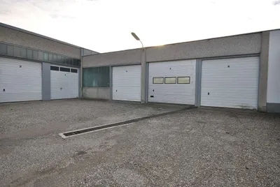 Gewerbeimmobilie mieten in Neunkirchen – 170 m², € 4 – Bild 4 von 4