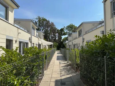 Traumhaftes Townhouse auf 3 Ebenen und 2 Terrassen – Bild 2
