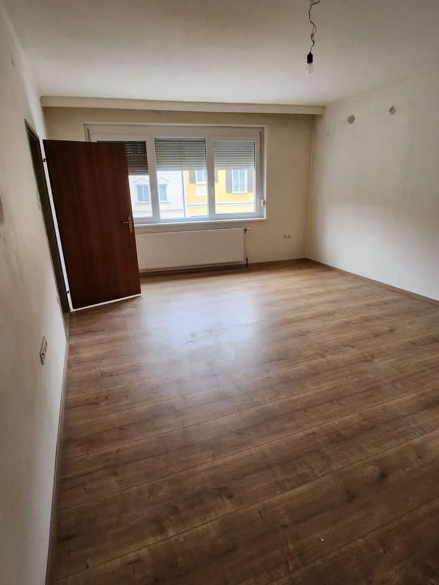 ZISTERSDORF - TOP SINGLEWOHNUNG - DIREKT IM ZENTRUM - Ansicht 3