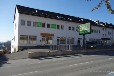 10-Zimmer-Gewerbeimmobilie mieten in Graz – 312 m², € 2.977 – Bild 1 von 11