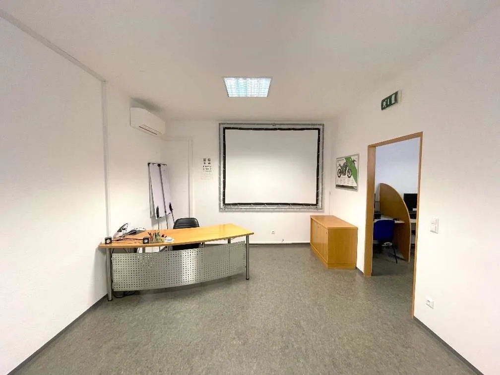 Zentrale Gewerbefläche mit Gemeinschaftsbereichen - Ansicht 2