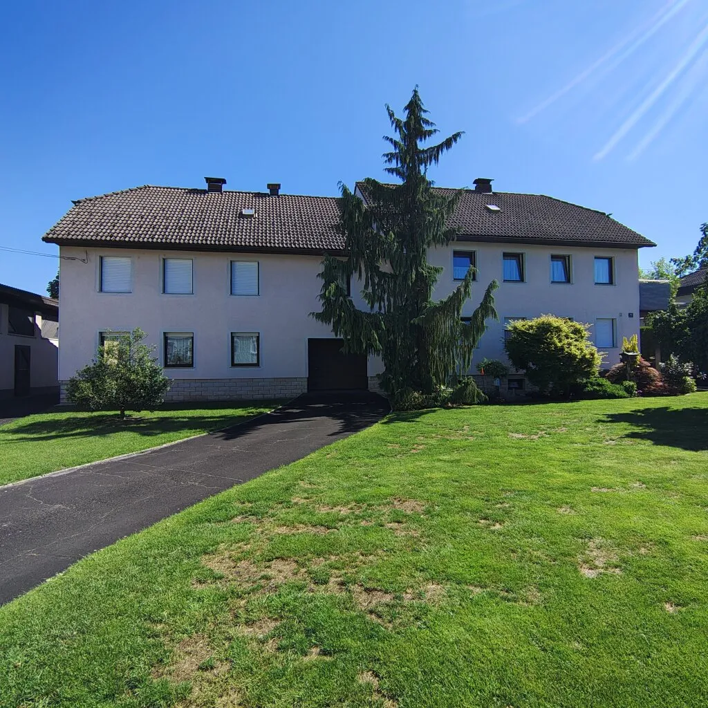 Seltene Gelegenheit: Mehrfamilienhaus mit vier Wohneinheiten und großzügigem Grundstück in Bestlage von Gallneukirchen! - Widok 3