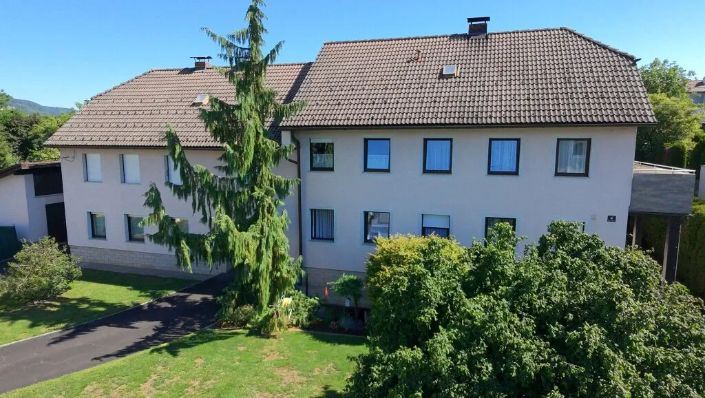 Seltene Gelegenheit: Mehrfamilienhaus mit vier Wohneinheiten und großzügigem Grundstück in Bestlage von Gallneukirchen! - Widok 2