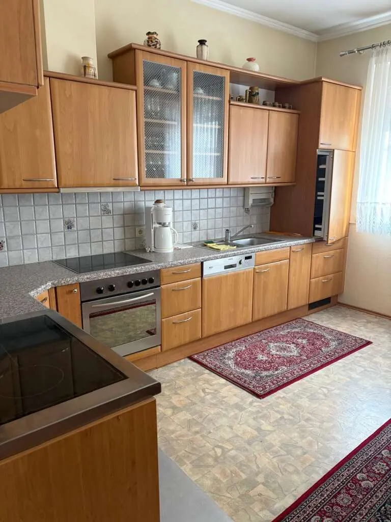 Größzügiges Zweifamilienhaus im Herzen von Breitenbrunn - Widok 2
