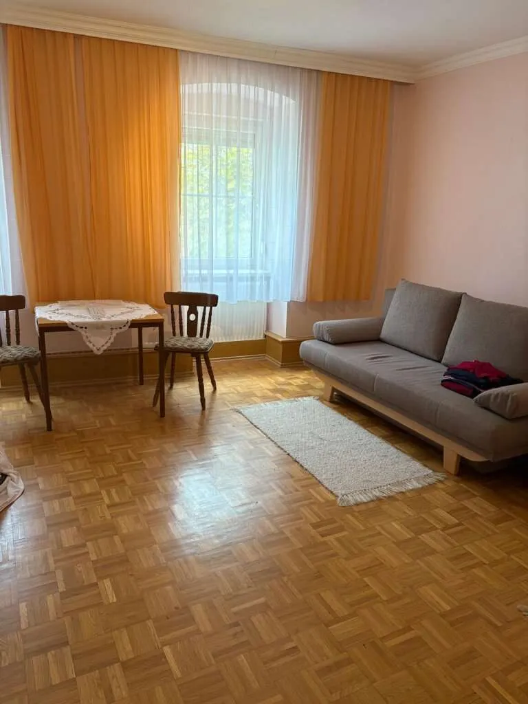 Größzügiges Zweifamilienhaus im Herzen von Breitenbrunn - Widok 3
