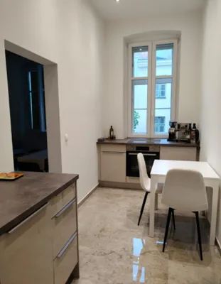Untervermietung Ferienzeit - Vollmoeblierte Garconniere im Servitenviertel, photo 3