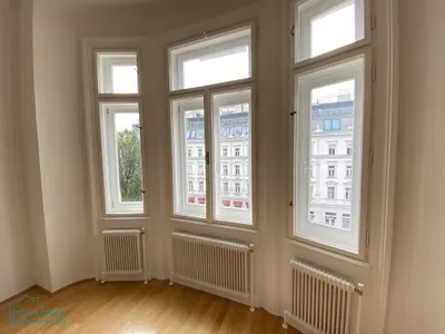 SCHÖNE ALTBAUWOHNUNG BEIM PALAIS LIECHTENSTEIN – Bild 2
