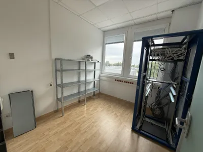 6-Zimmer-Gewerbeimmobilie mieten in Baden – 240 m², € 3.462 – Bild 11 von 16