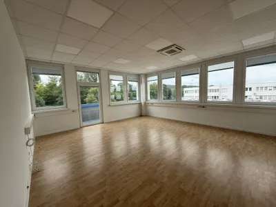 6-Zimmer-Gewerbeimmobilie mieten in Baden – 240 m², € 3.462 – Bild 8 von 16