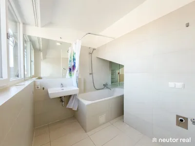 Charmante Dachgeschoss-Terrassen-Maisonettewohnung - Klimaanlage - Blick über die Stadt - durchdachter Grundriss - im Herzen des 17. Gemeindebezirks – Bild 3