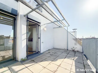 Charmante Dachgeschoss-Terrassen-Maisonettewohnung - Klimaanlage - Blick über die Stadt - durchdachter Grundriss - im Herzen des 17. Gemeindebezirks – Bild 2