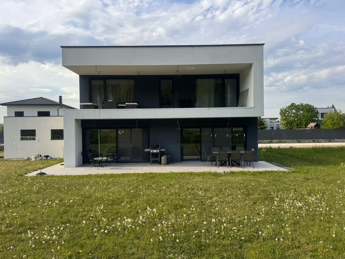 Modernes Einfamilienhaus mit Garten & viel Potenzial - Ansicht 2