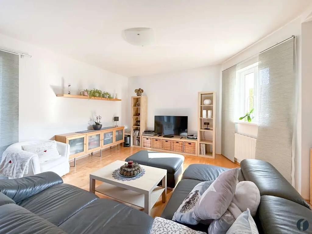 Gepflegtes Einfamilienhaus mit Pool und schönem Garten - Widok 3