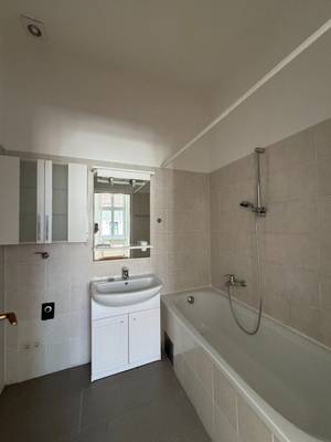Helle, ruhige 2-Zimmer Wohnung – Bild 3