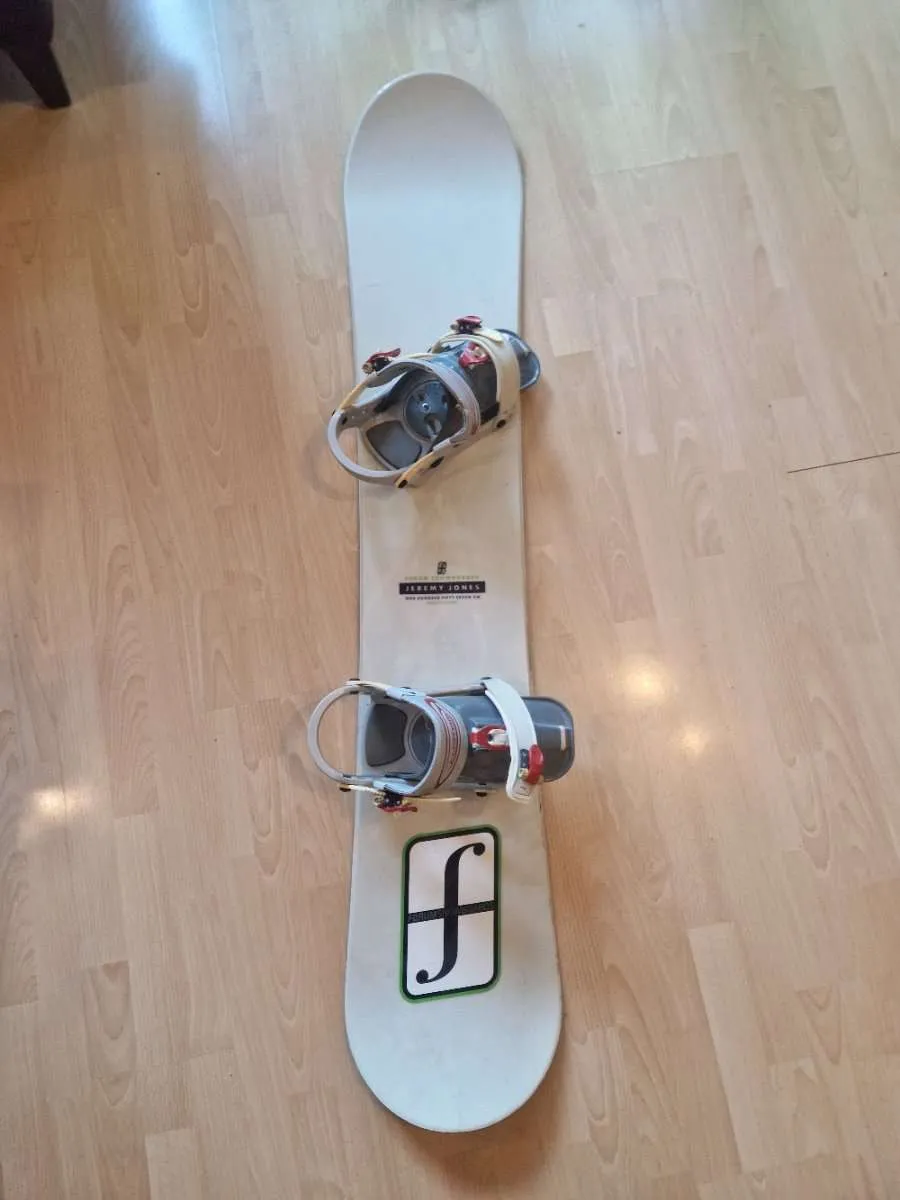 forum jeremy jones 157 snowboard FORUM Jeremy Jones Snowboard 157, € 50,- (6241 Radfeld)