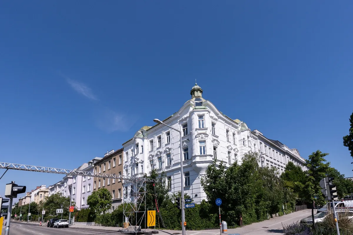 Charmante Altbauwohnung mit großem Potenzial - Besichtigungstermin 5.7. - Ansicht 2