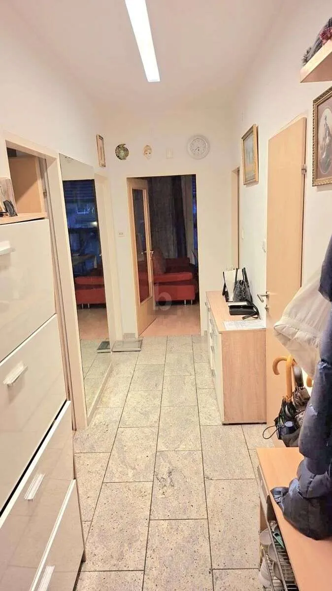 KOMFORTABLE 47 M² IM HÖHEREN ERDGESCHOSS MIT BALKON – pohled 3