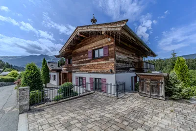 7-Zimmer-Immobilie kaufen in Kitzbühel – 318 m², € 5.400.000 – Bild 2 von 7