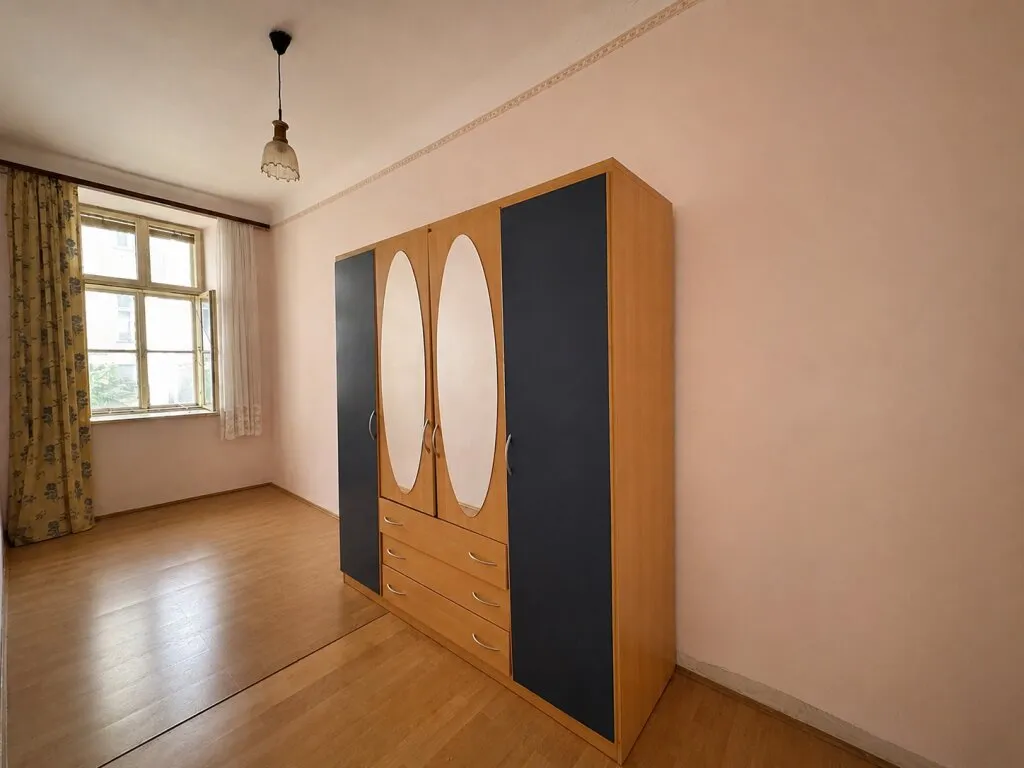 ***Sanierungsbedürftige 2,5 Zimmer-Altbauwohnung nahe Aumannplatz in ruhiger Innenhoflage*** - Ansicht 3