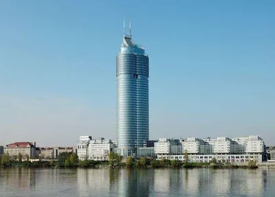 Gewerbeimmobilie mieten in Wien – 300 m², € 11
