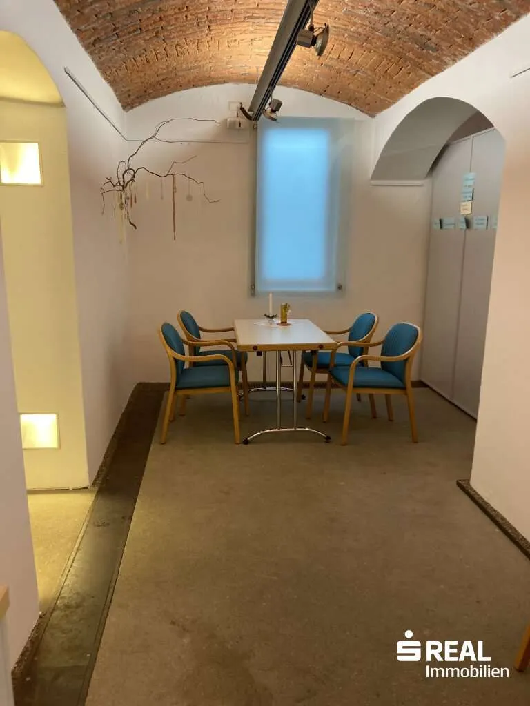 Absoluter Preishit - 400 Euro Nettomiete für über 130 m² Geschäftslokal - Zentrum Peuerbach - Ansicht 2