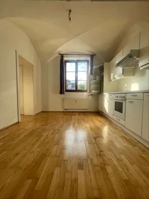 2-Zimmer-Wohnung mieten in Wels – 45 m², € 615 – Bild 2 von 13