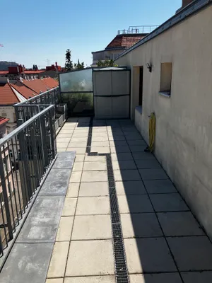 Dachterrassentraum: Sonnenverwöhnte 3-Zimmer-Wohnung mit 2 großen Dachterrassen in ruhiger Lage in Hernals – Bild 2