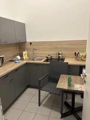 4-Zimmer-Gewerbeimmobilie mieten in Wien – 123 m², € 1.156