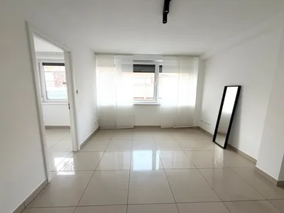 2-Zimmer-Gewerbeimmobilie mieten in Linz – 30 m², € 286 – Bild 3 von 10