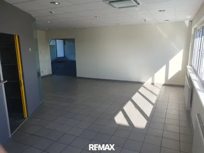 Gewerbeimmobilie mieten in Amstetten – 254 m², € 3.442 – Bild 2 von 7