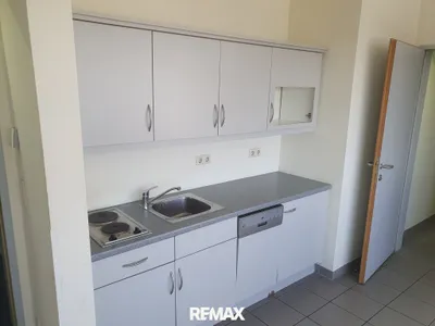 Gewerbeimmobilie mieten in Amstetten – 254 m², € 3.442 – Bild 4 von 7