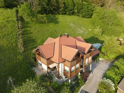 5-Zimmer-Haus mieten in Gmunden – 378 m², € 5.525 – Bild 2 von 19