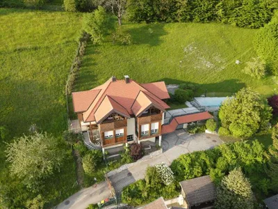 5-Zimmer-Haus mieten in Gmunden – 378 m², € 5.525 – Bild 3 von 19
