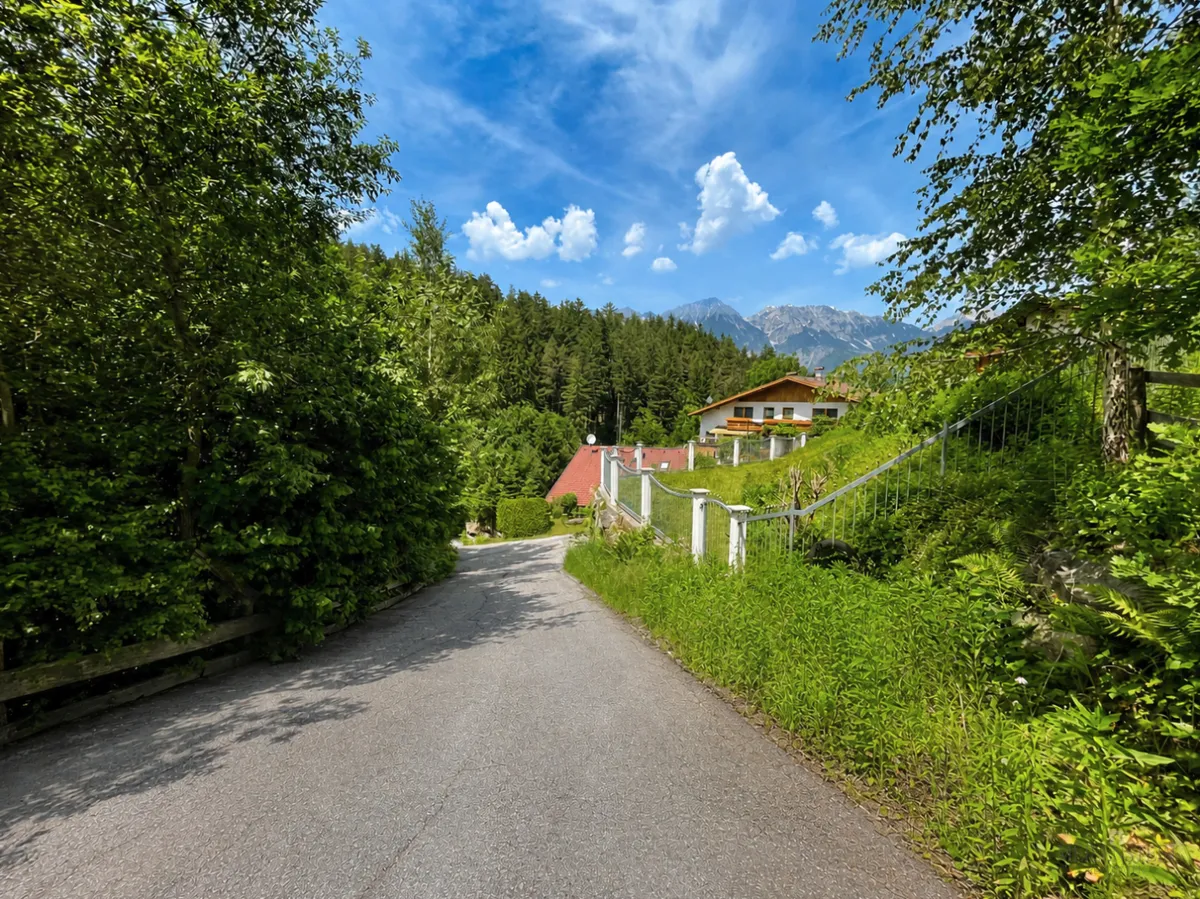 Baugrundstück in Aldrans bei Innsbruck - sonnige Waldrandlage mit ca. 546 m² - Ansicht 2