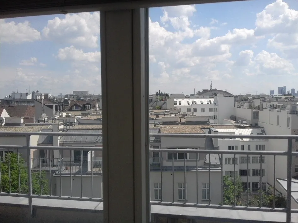 Dachgeschosswohnung, Terrasse, toller Ausblick, Altbau, nahe Neubaugasse / Mariahilfer Straße (U3) – pohled 2