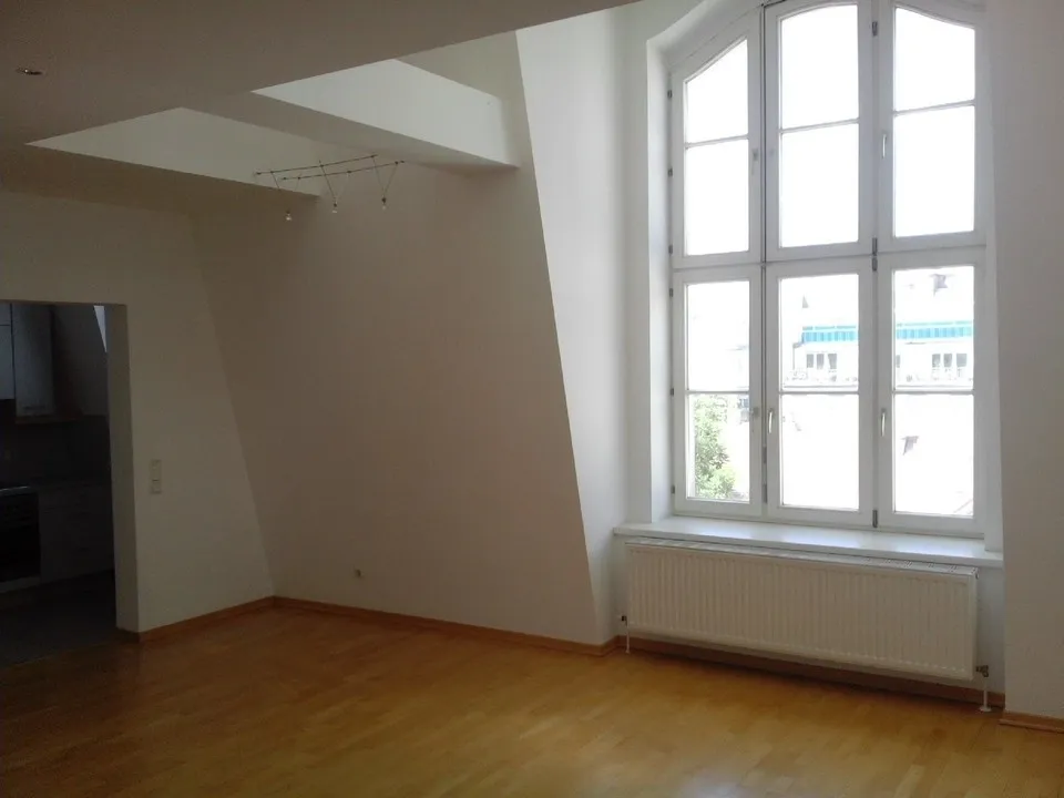 Dachgeschosswohnung, Terrasse, toller Ausblick, Altbau, nahe Neubaugasse / Mariahilfer Straße (U3) – pohled 3