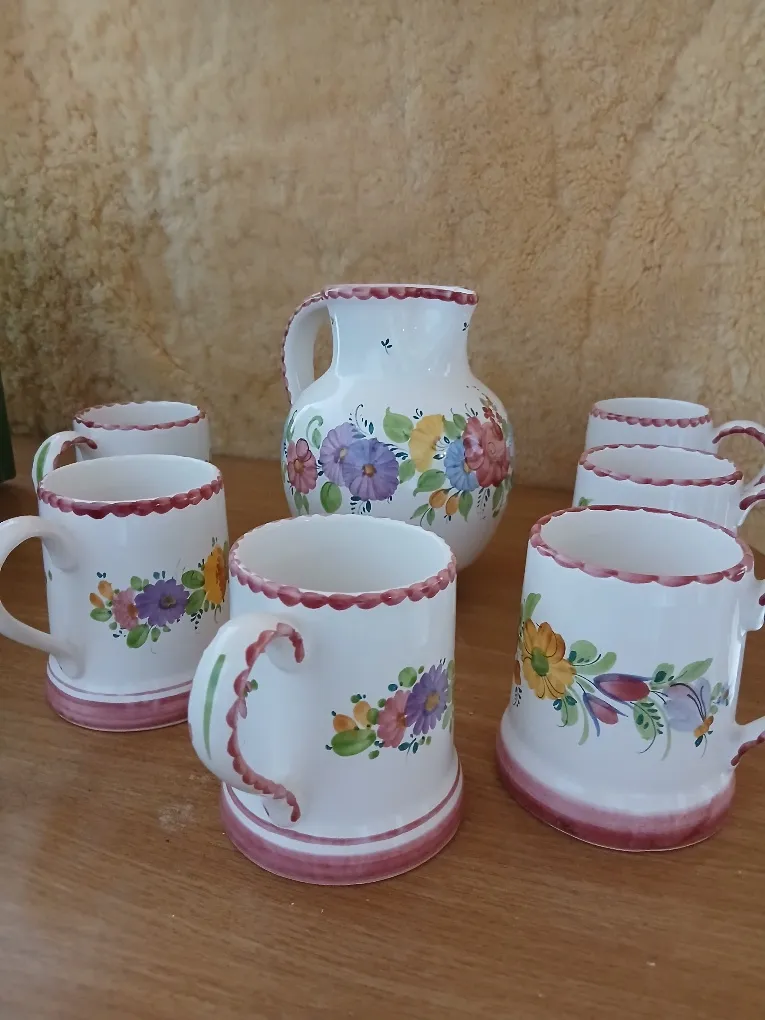 Gmundner Keramik Krug mit 6 Krügen, € 50,- (4816 Gschwandt)