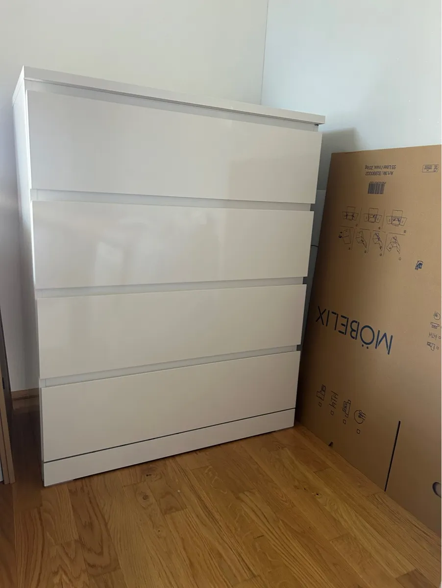 IKEA MALM Kommode - Weiß Hochglanz, € 90,- (1220 Wien)