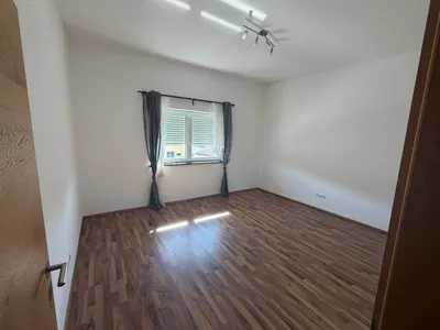 4-Zimmer-Wohnung mieten in Braunau am Inn – 120 m², € 1.000 – Bild 8 von 14