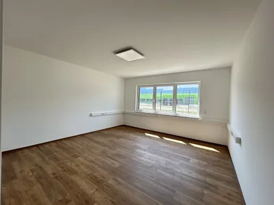 4-Zimmer-Gewerbeimmobilie mieten in Baden – 167 m², € 2.506 – Bild 12 von 17