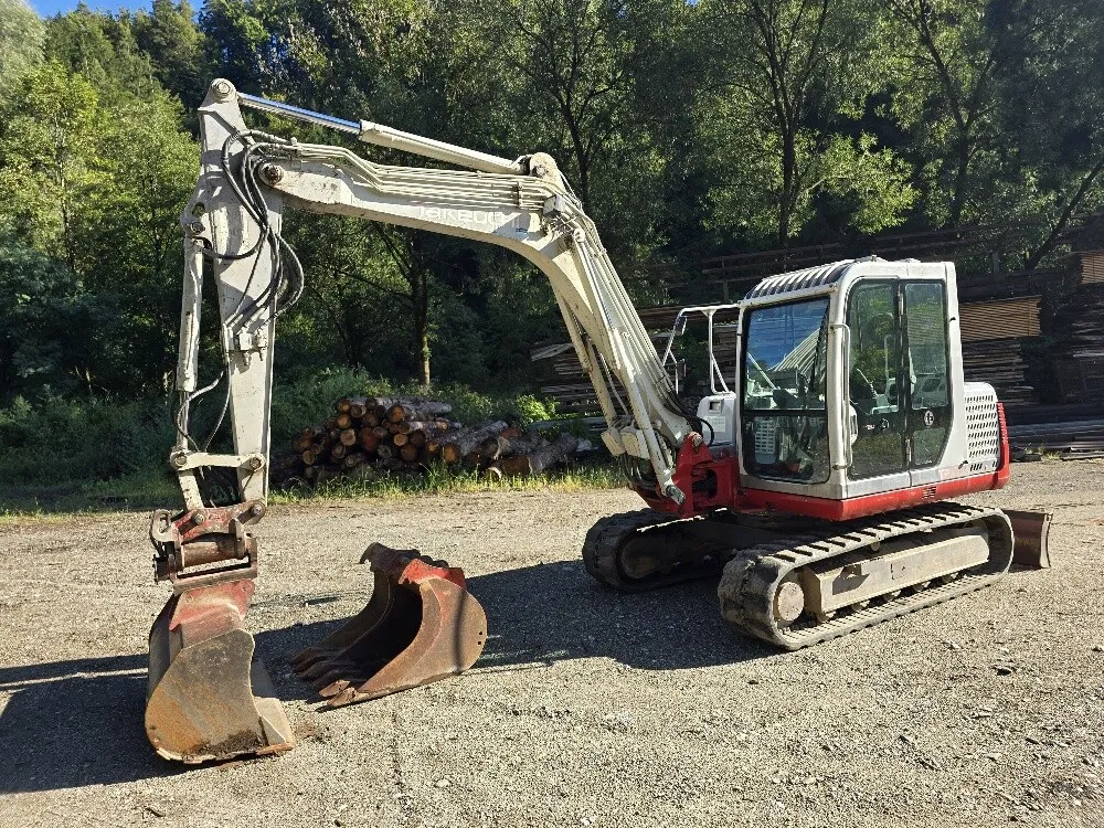 Takeuchi Sonstige