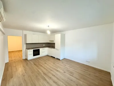 NEU! ERSTBEZUG! Sanierte 3-Zimmer-Wohnung mit Loggia und Parkplatz zu vermieten! Klimaanlage! – Bild 3