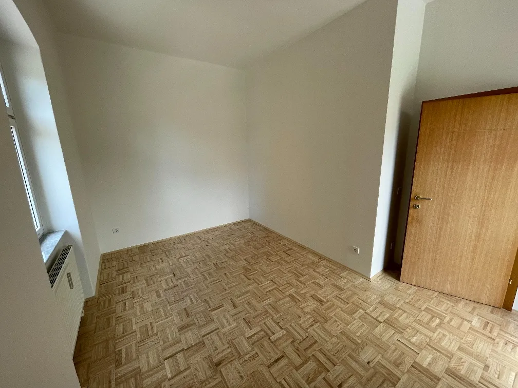 TOP LAGE AM LENDKANAL – pohled 2