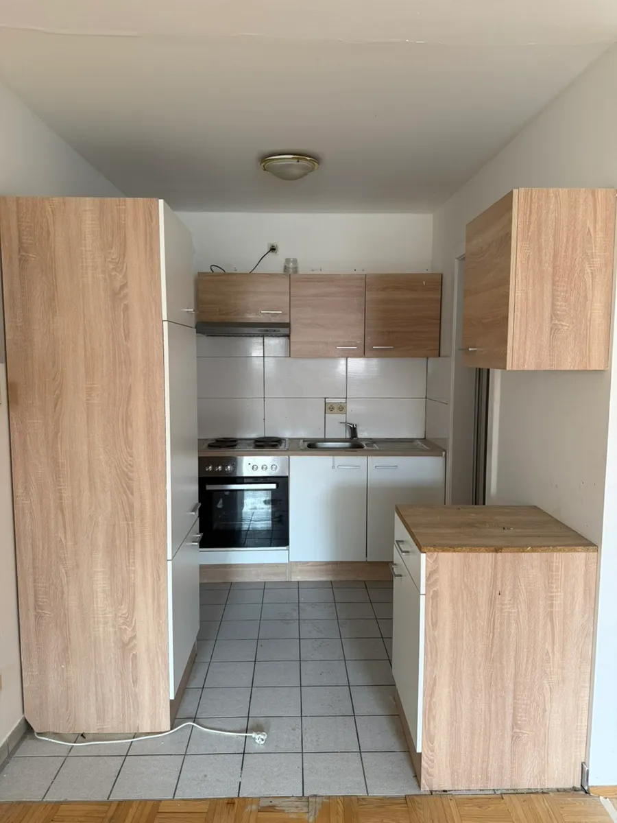 4 gebrauchte Küchen samt Geräte zu verschenken, € 0,- (4840 Vöcklabruck)