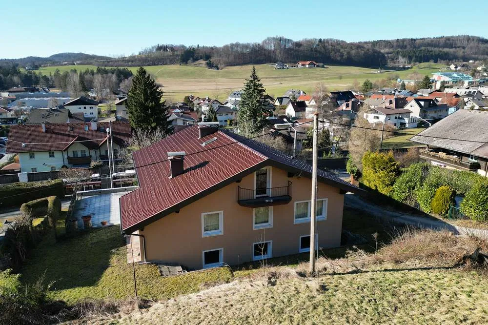 Familie Willkommen! Haus mit 2 Wohneinheiten und viel Potenzial – pohled 3
