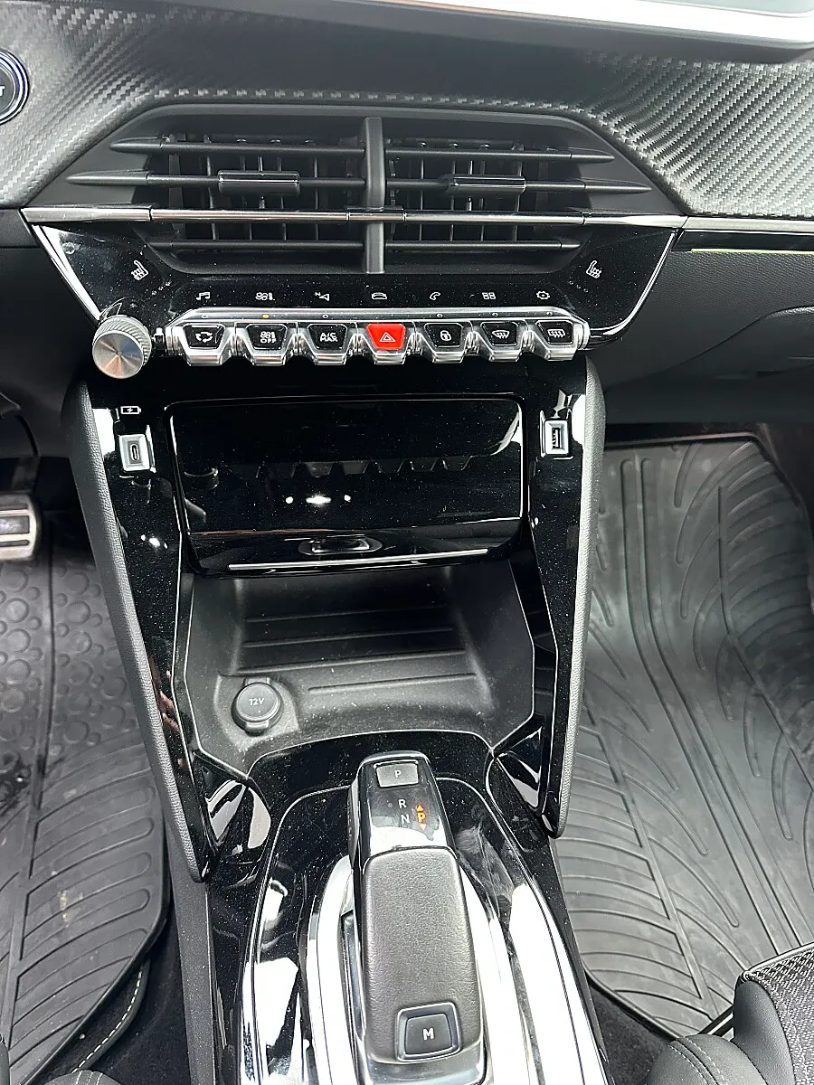 Peugeot 2008 1.5 BlueHDI 130 GT (EURO 6d) – Bild 10