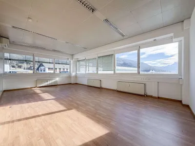 Gewerbeimmobilie mieten in Salzburg-Umgebung – 197 m², € 1.892