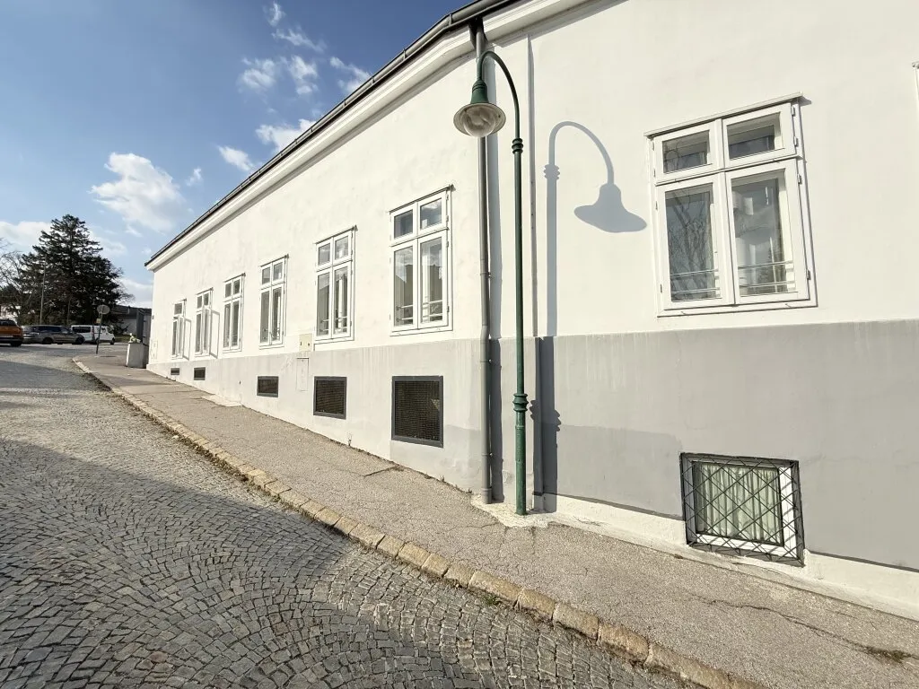 PREISAKTUALISIERUNG - Renditeobjekt in Bad Vöslau: 653m² Zinshaus mit Garten, Terrasse & 10 Einheiten! - Ansicht 2