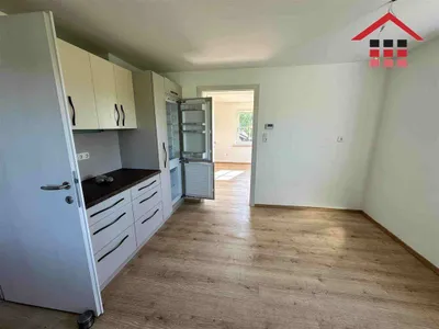 4-Zimmer-Haus mieten in Vöcklabruck – 130 m², € 1.500 – Bild 3 von 8